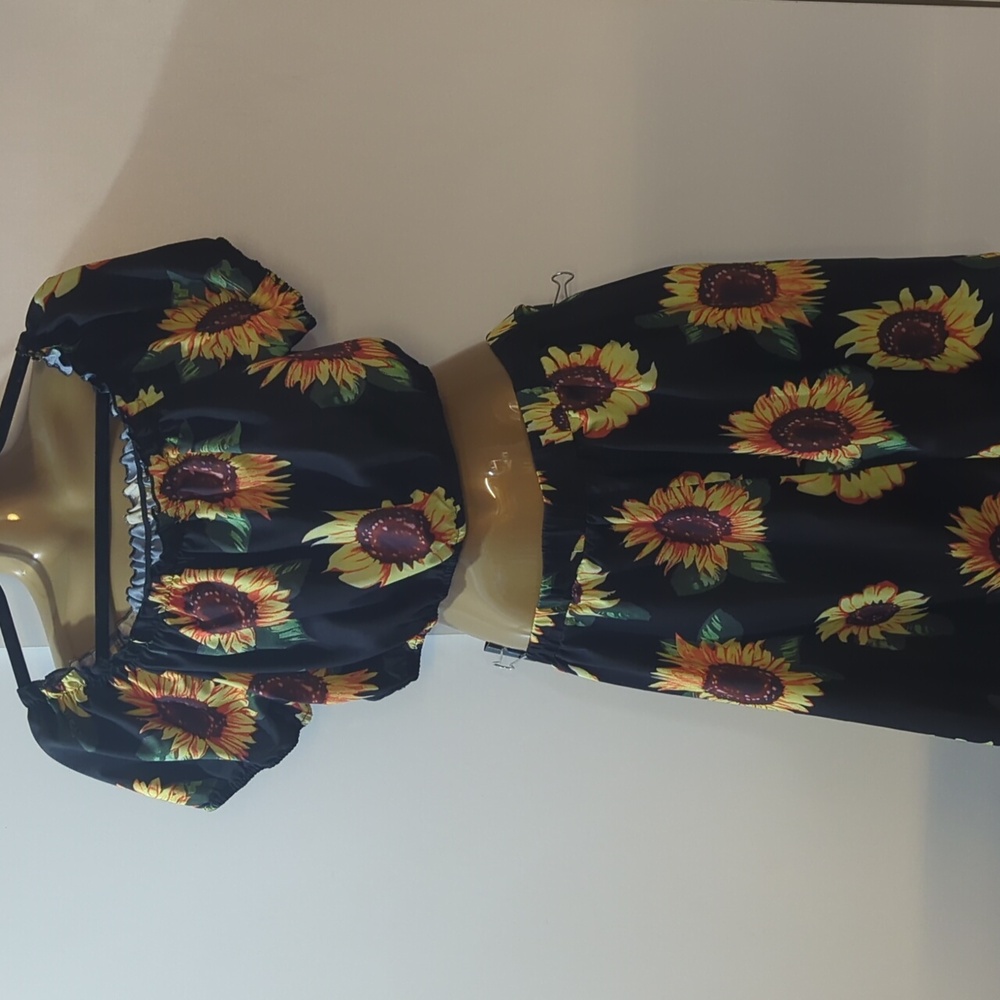 SHEIN 3x Sunflower Pattern Cropped Shirt and Shorts set
